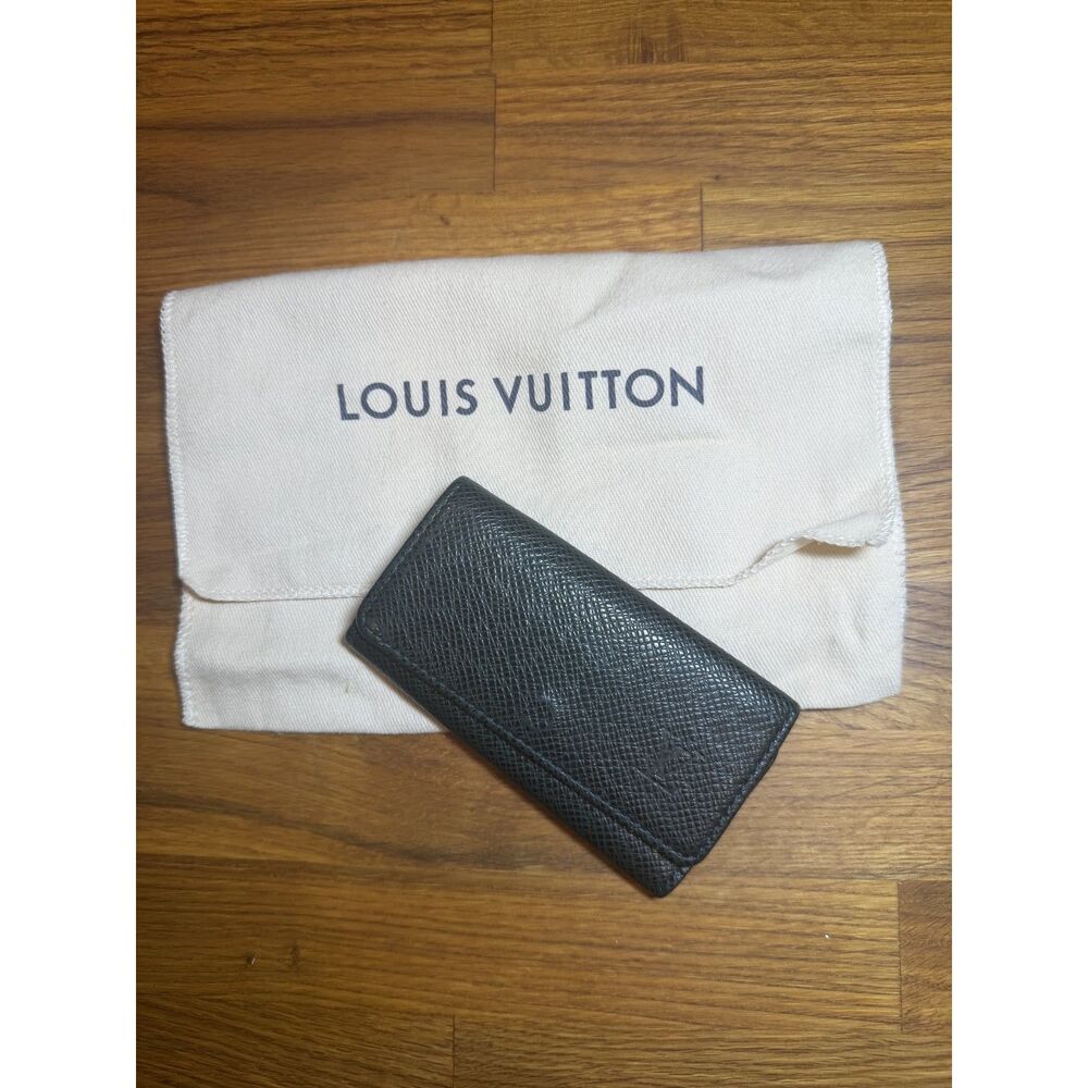 Louis Vuitton Green Taiga Leather Key Cles with Dust Bag